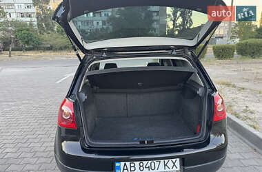 Хетчбек Volkswagen Golf 2009 в 