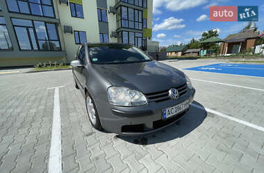 Хетчбек Volkswagen Golf 2004 в Ковелі