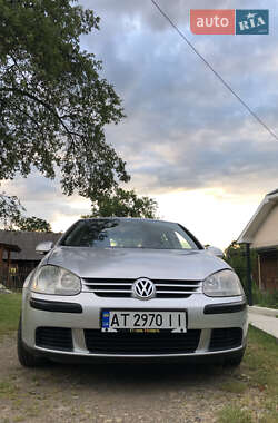 Хетчбек Volkswagen Golf 2005 в Долині