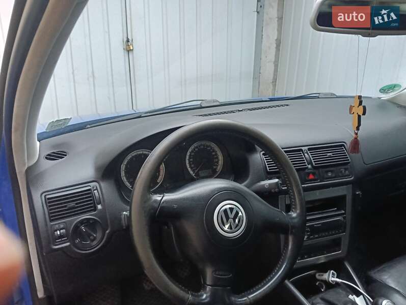 Хетчбек Volkswagen Golf 2001 в Кривому Розі