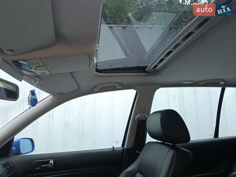 Хетчбек Volkswagen Golf 2001 в Кривому Розі