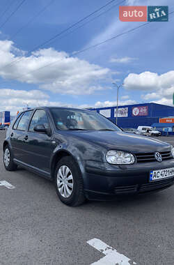 Хэтчбек Volkswagen Golf 2001 в Луцке