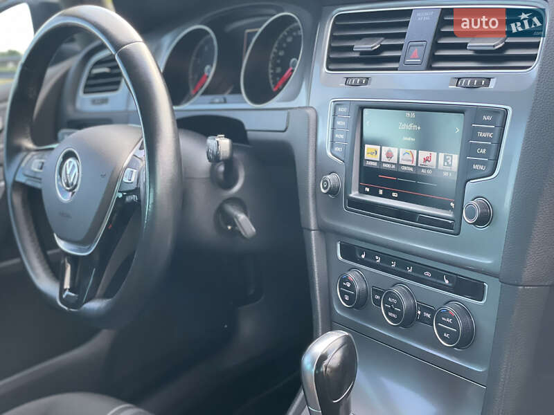 Хэтчбек Volkswagen Golf 2016 в Хусте