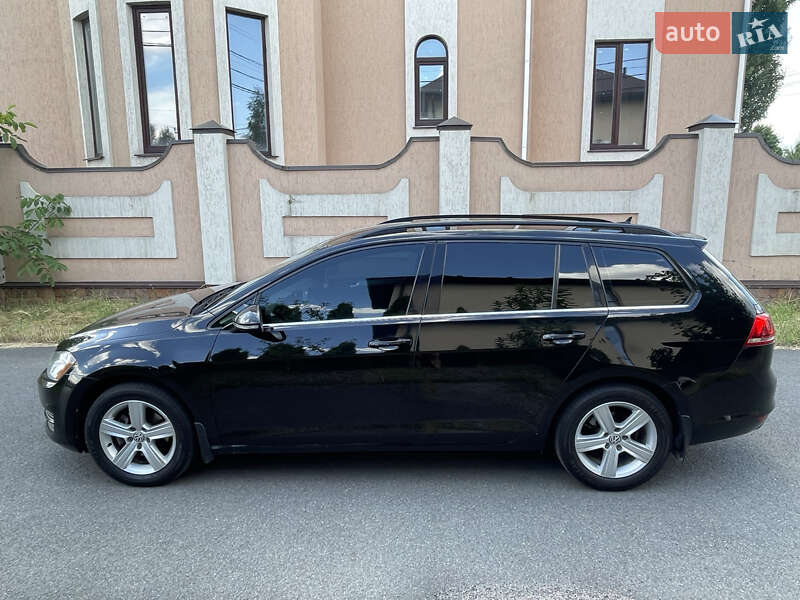 Универсал Volkswagen Golf 2015 в Киеве