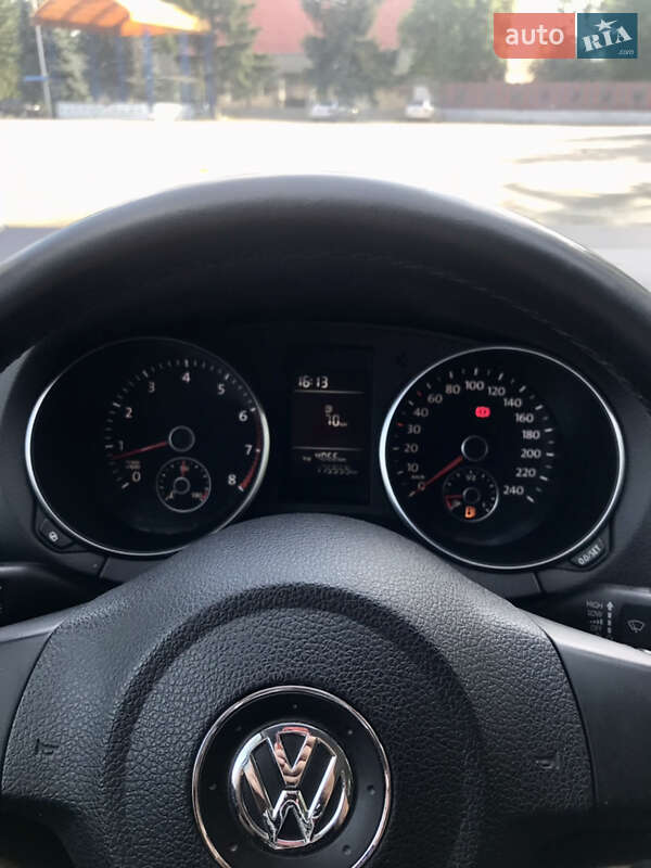 Хетчбек Volkswagen Golf 2009 в Валках