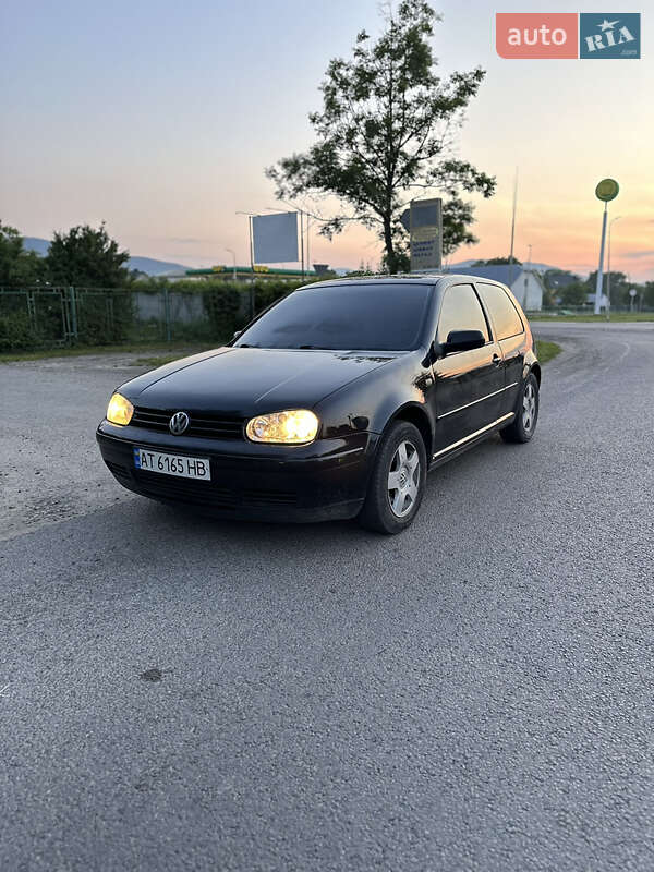 Хетчбек Volkswagen Golf 2000 в Косові