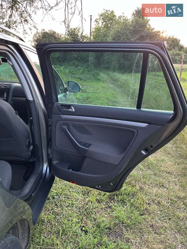 Универсал Volkswagen Golf 2008 в Нетешине