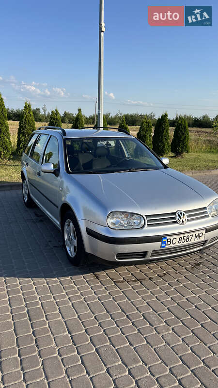 Універсал Volkswagen Golf 2001 в Городку