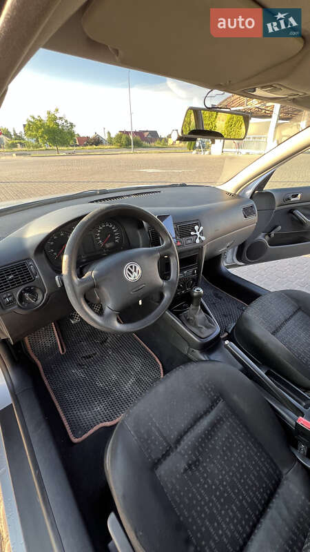 Універсал Volkswagen Golf 2001 в Городку