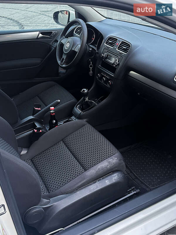 Хэтчбек Volkswagen Golf 2009 в Одессе