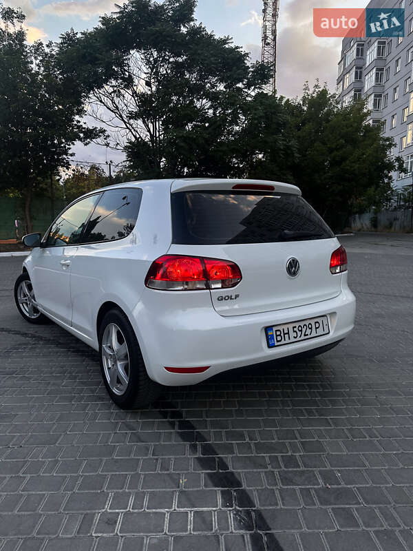 Хэтчбек Volkswagen Golf 2009 в Одессе