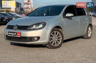 Хэтчбек Volkswagen Golf 2010 в Львове