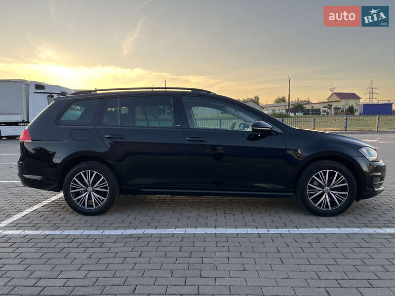Універсал Volkswagen Golf 2016 в Луцьку