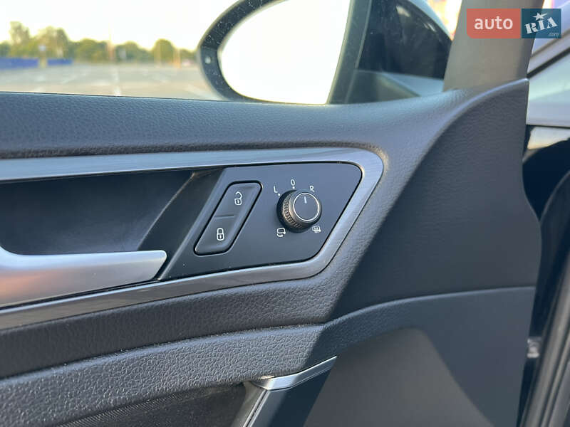 Універсал Volkswagen Golf 2016 в Луцьку