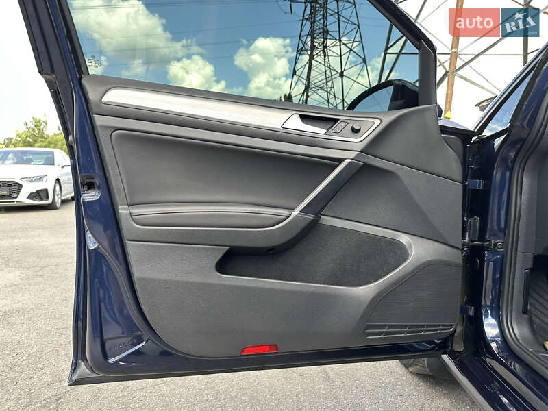 Хэтчбек Volkswagen Golf 2014 в Харькове