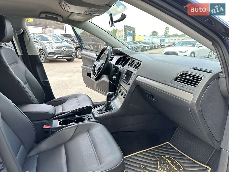 Хэтчбек Volkswagen Golf 2014 в Харькове