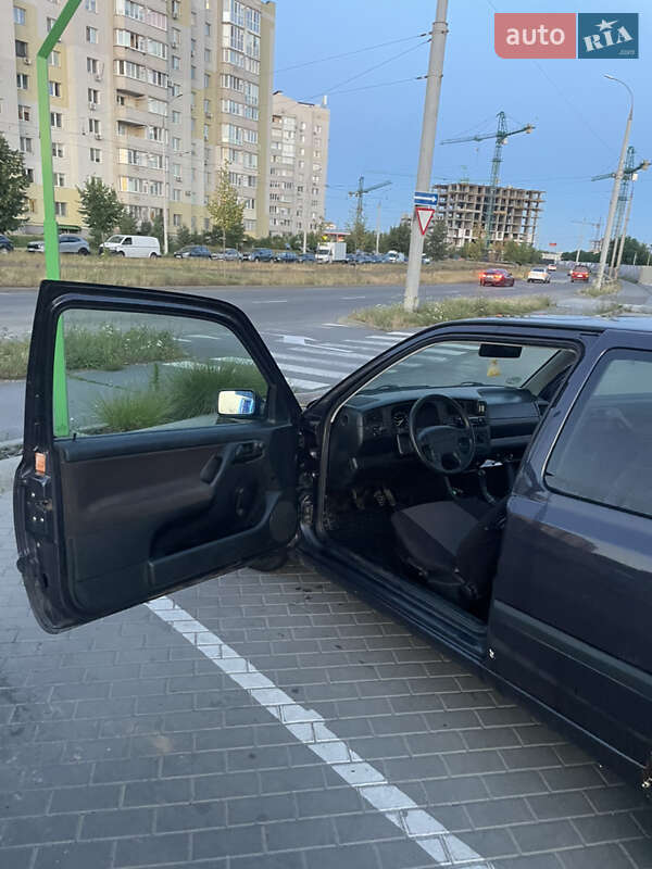 Хетчбек Volkswagen Golf 1994 в Вінниці