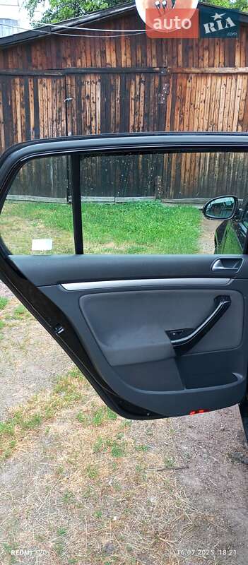 Хетчбек Volkswagen Golf 2006 в Коростені