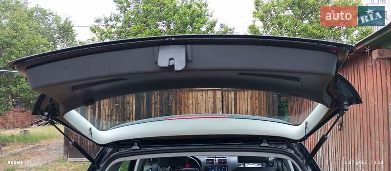 Хетчбек Volkswagen Golf 2006 в Коростені