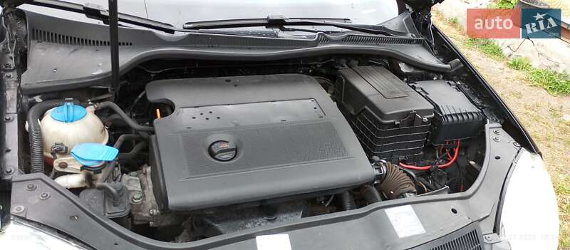 Хетчбек Volkswagen Golf 2006 в Коростені