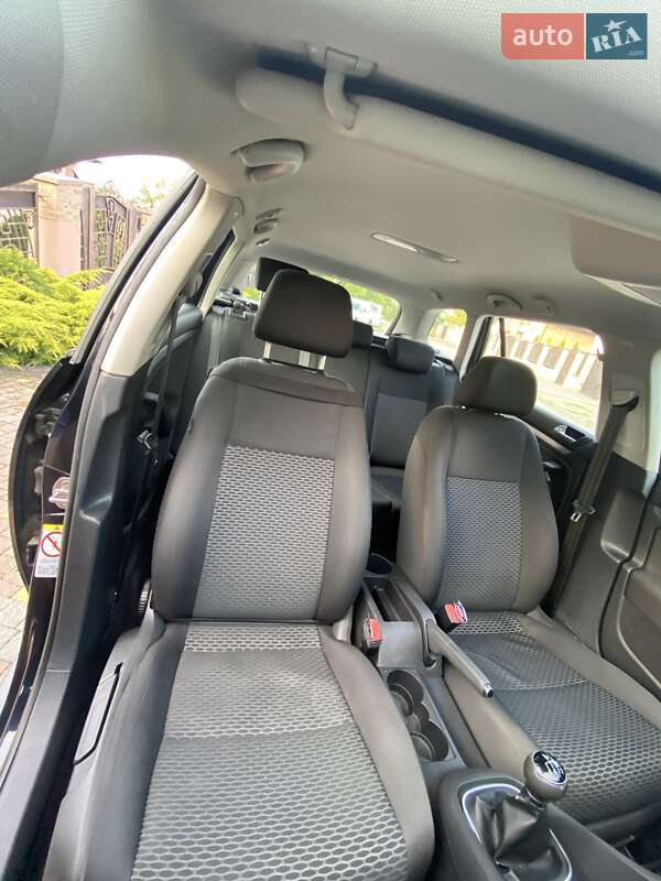 Универсал Volkswagen Golf 2012 в Ужгороде