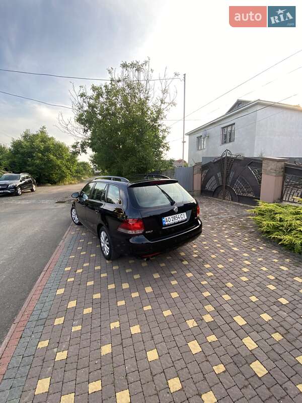 Универсал Volkswagen Golf 2012 в Ужгороде