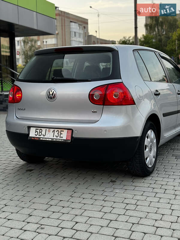 Хетчбек Volkswagen Golf 2005 в Тернополі