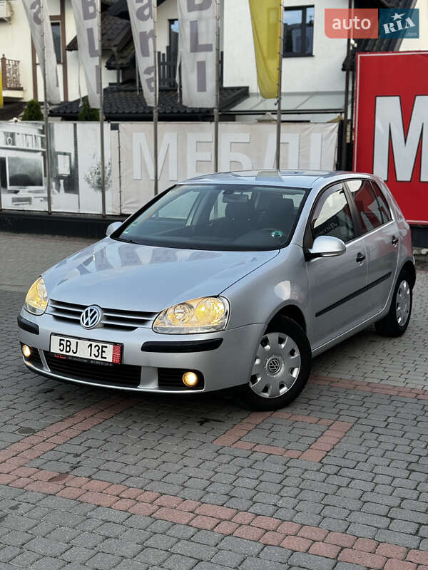 Хетчбек Volkswagen Golf 2005 в Тернополі