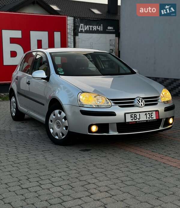 Хетчбек Volkswagen Golf 2005 в Тернополі