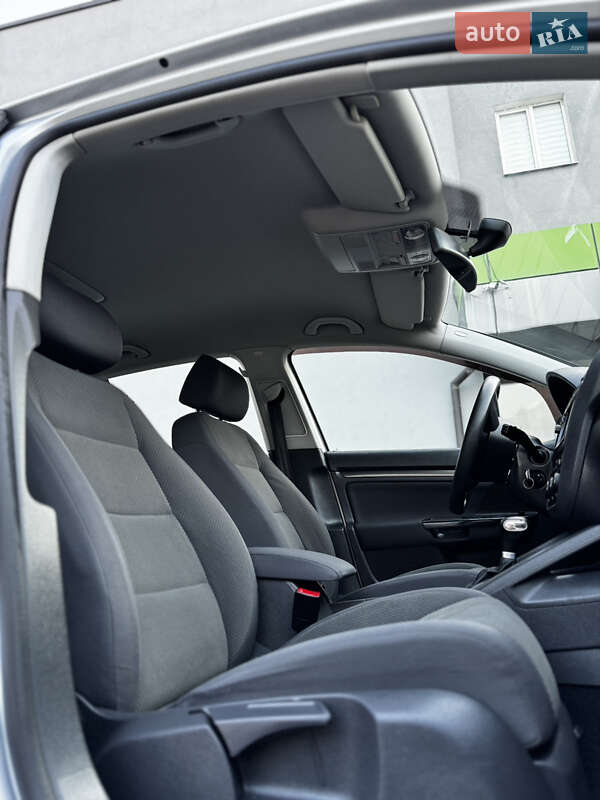 Хетчбек Volkswagen Golf 2005 в Тернополі