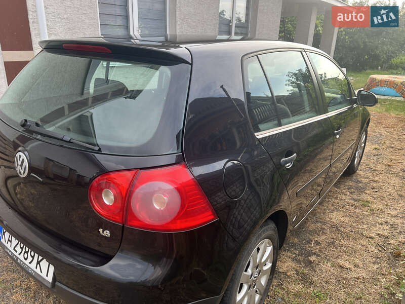 Хетчбек Volkswagen Golf 2004 в Броварах