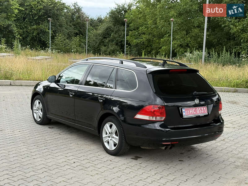 Универсал Volkswagen Golf 2010 в Красилове