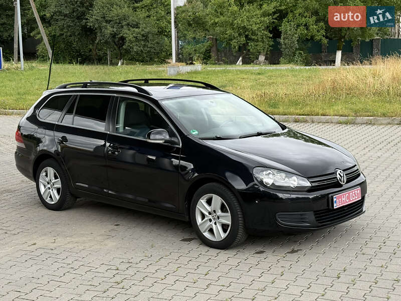 Универсал Volkswagen Golf 2010 в Красилове