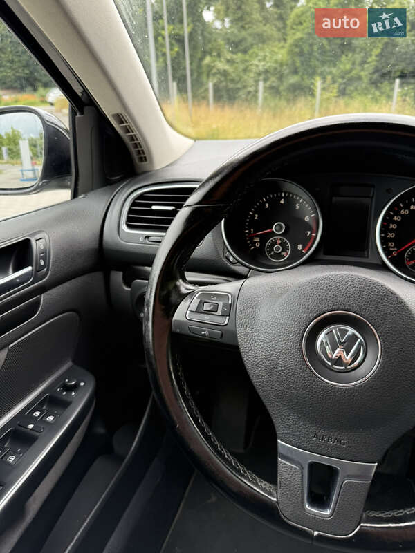 Универсал Volkswagen Golf 2010 в Красилове