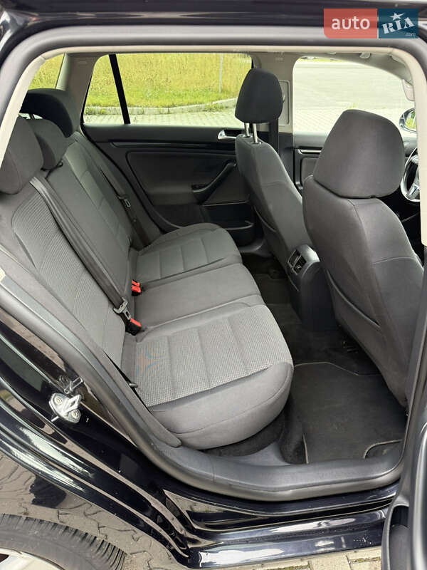 Универсал Volkswagen Golf 2010 в Красилове