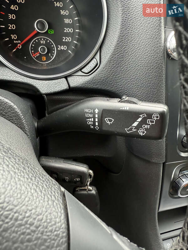 Универсал Volkswagen Golf 2010 в Красилове