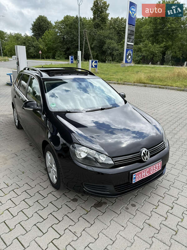 Универсал Volkswagen Golf 2010 в Красилове