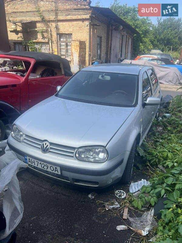 Volkswagen Golf 2001