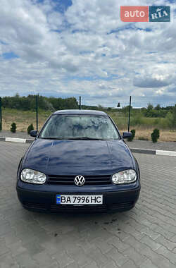 Хэтчбек Volkswagen Golf 2001 в Желтых Водах