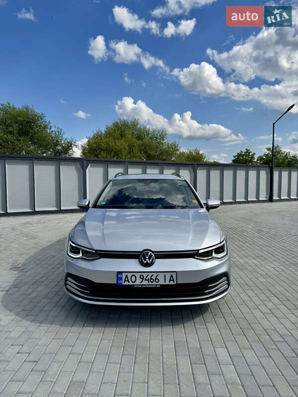 Volkswagen Golf 2021