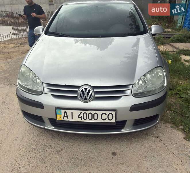 Хэтчбек Volkswagen Golf 2005 в Киеве