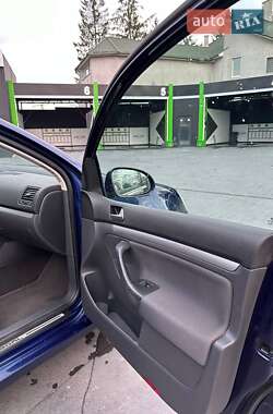 Хетчбек Volkswagen Golf 2006 в 