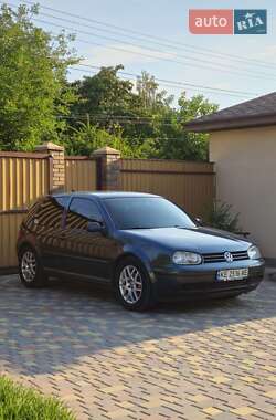 Хэтчбек Volkswagen Golf 2003 в Днепре