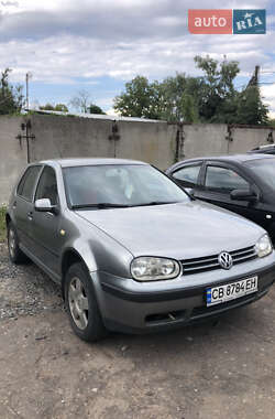 Хэтчбек Volkswagen Golf 2002 в 