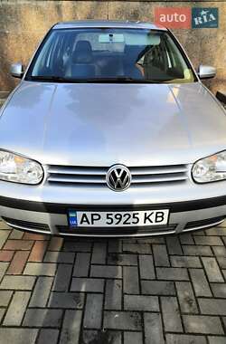 Хэтчбек Volkswagen Golf 2001 в Запорожье
