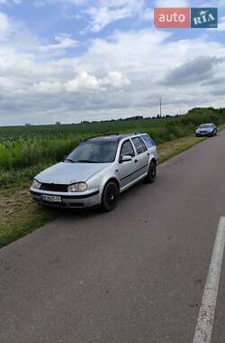 Універсал Volkswagen Golf 2002 в Зорі