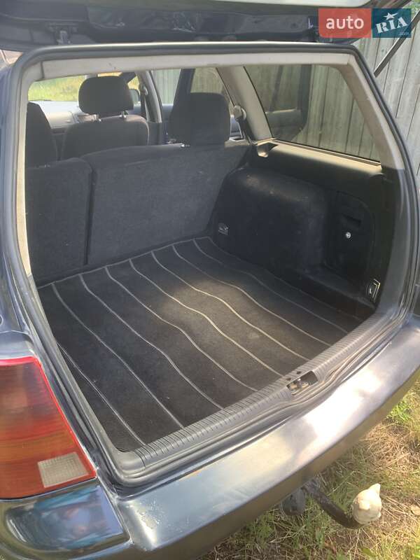 Универсал Volkswagen Golf 2002 в Борщеве