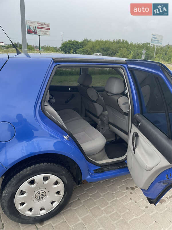 Хетчбек Volkswagen Golf 1998 в Надвірній