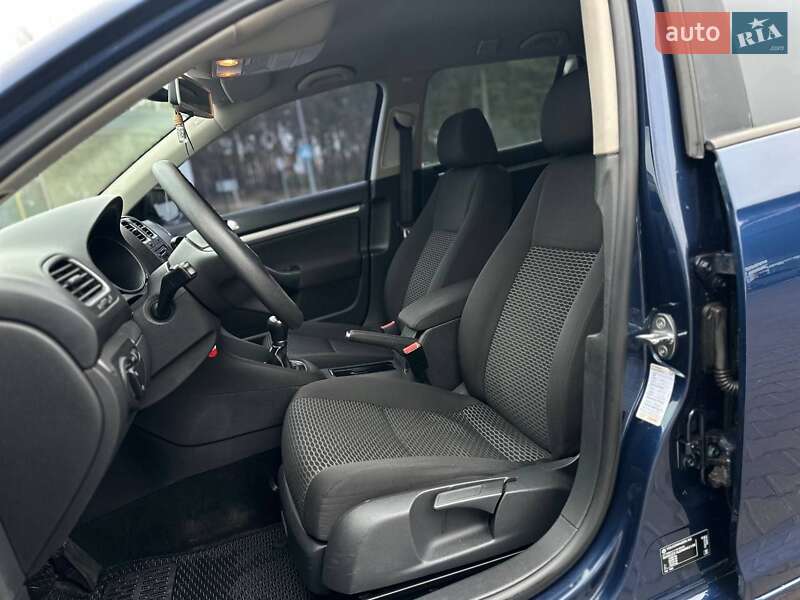 Универсал Volkswagen Golf 2013 в Киеве