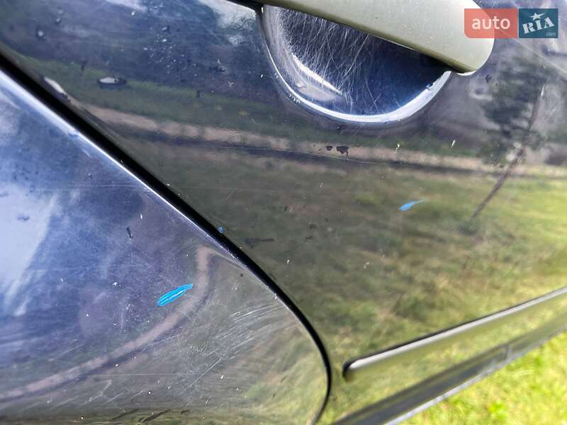 Хэтчбек Volkswagen Golf 2000 в Сарнах